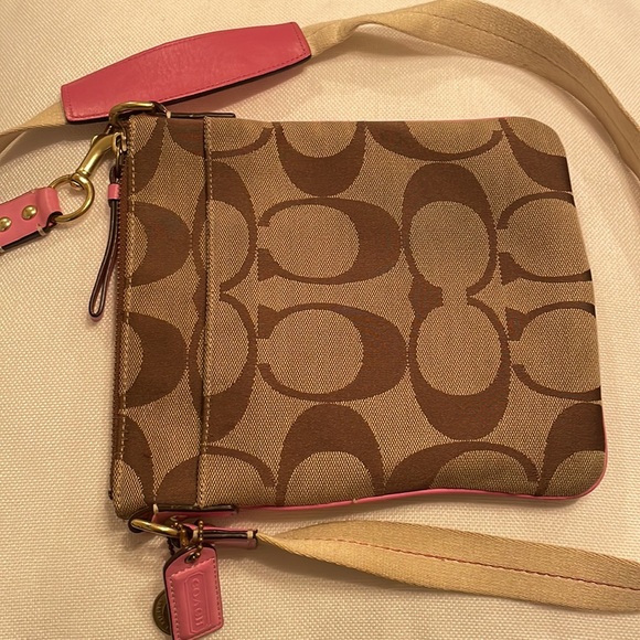 Coach pink and signature cross body bag - pre owned used condition - Picture 2 of 5